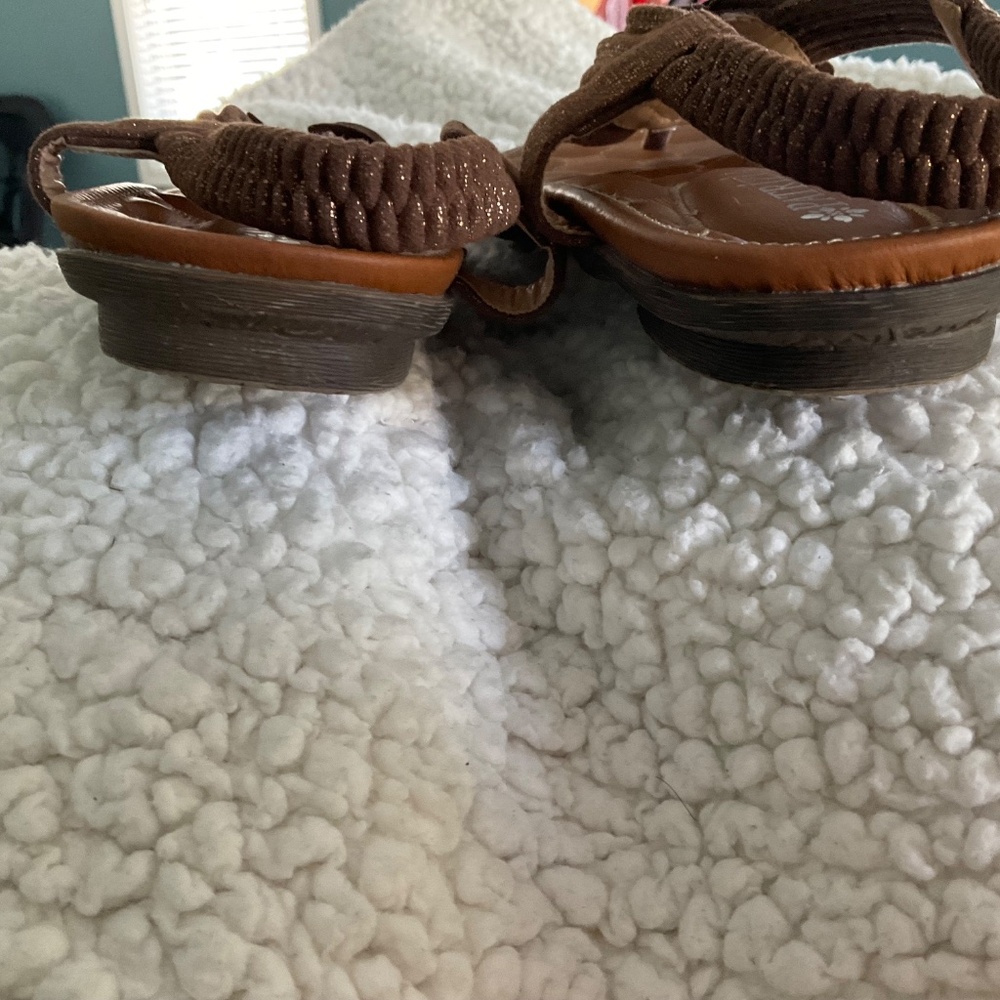 Patrizia Spring Step sandals.Size 71/2.Tan - Picture 6 of 14